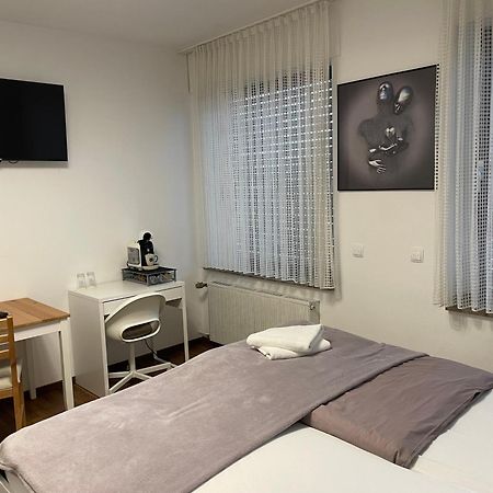 Hotel Kronenhof & Gaststaette Zum Fehling Julich Bagian luar foto